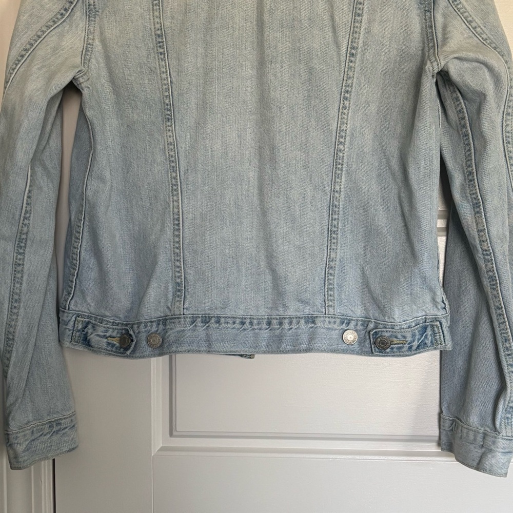 • [Levi’s] Embroidered Jean Jacket • - Picture 8 of 9